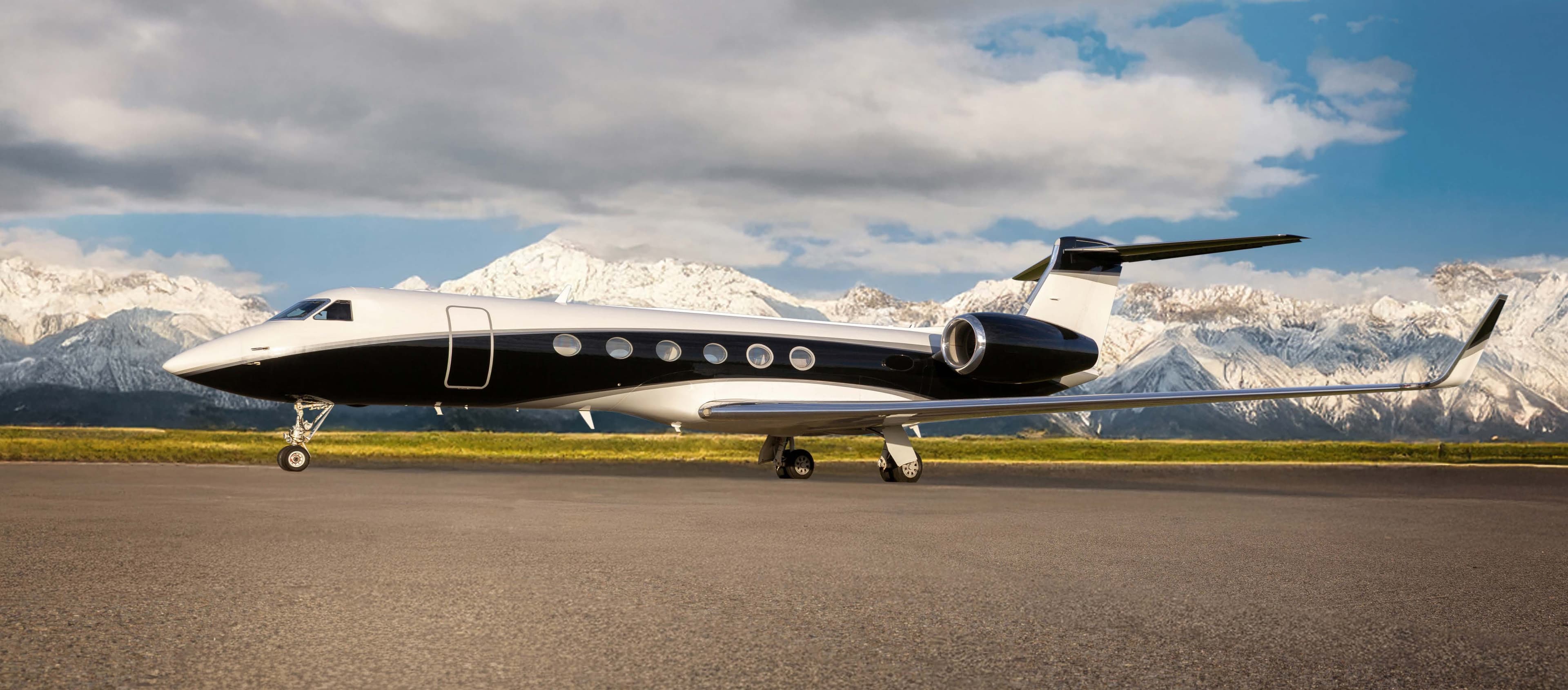 1999 Gulfstream GV - Photo 2