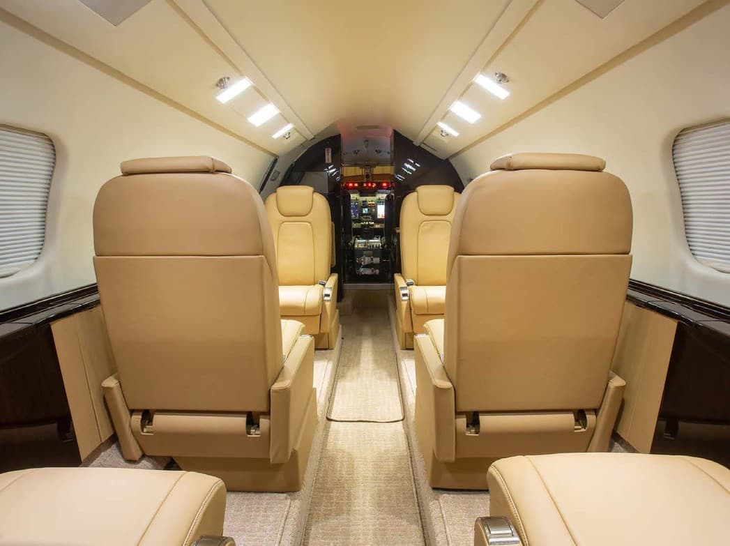 2011 Bombardier Learjet 60XR - Photo 3