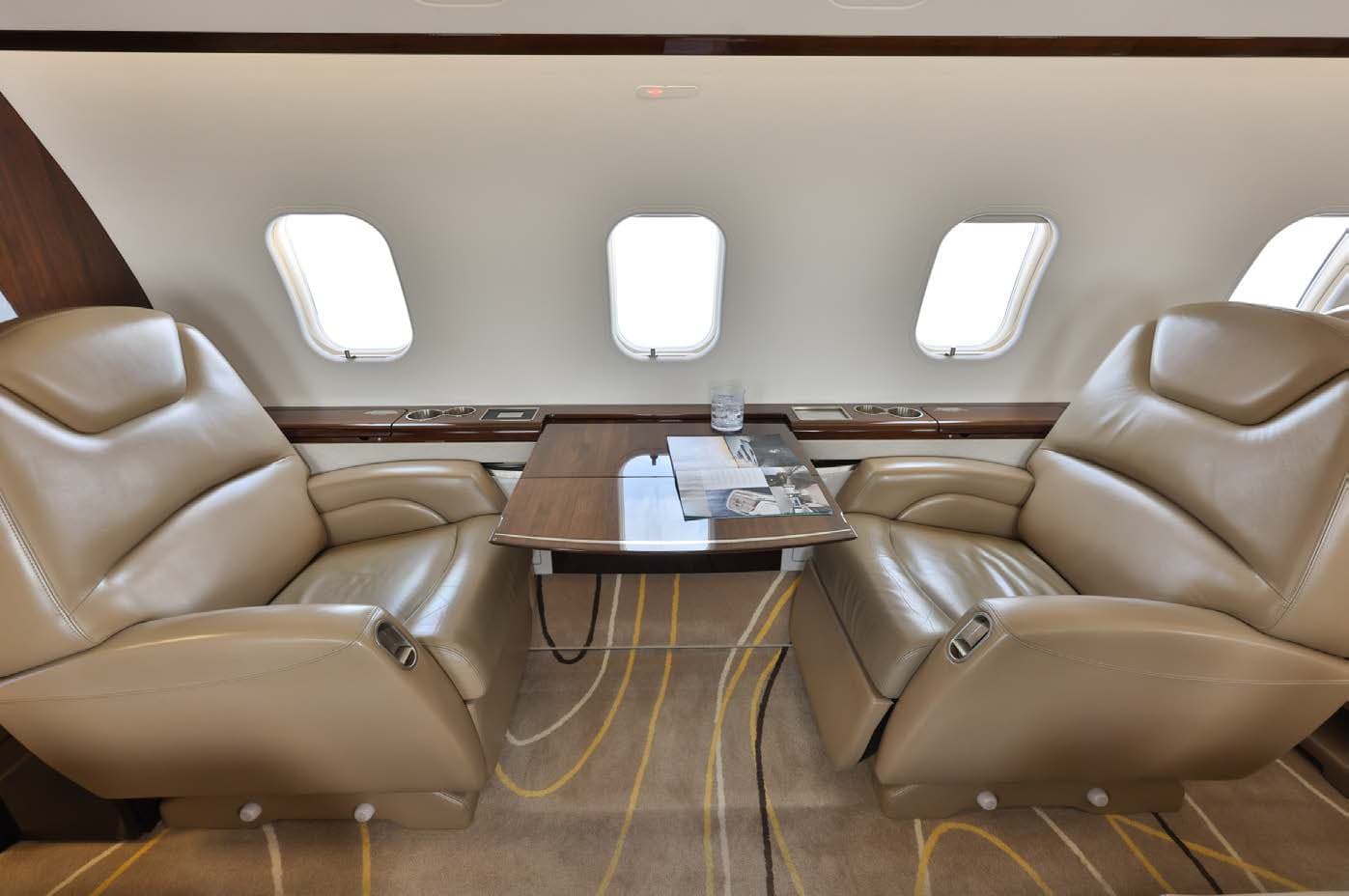2013 Bombardier Challenger 300 - Photo 3