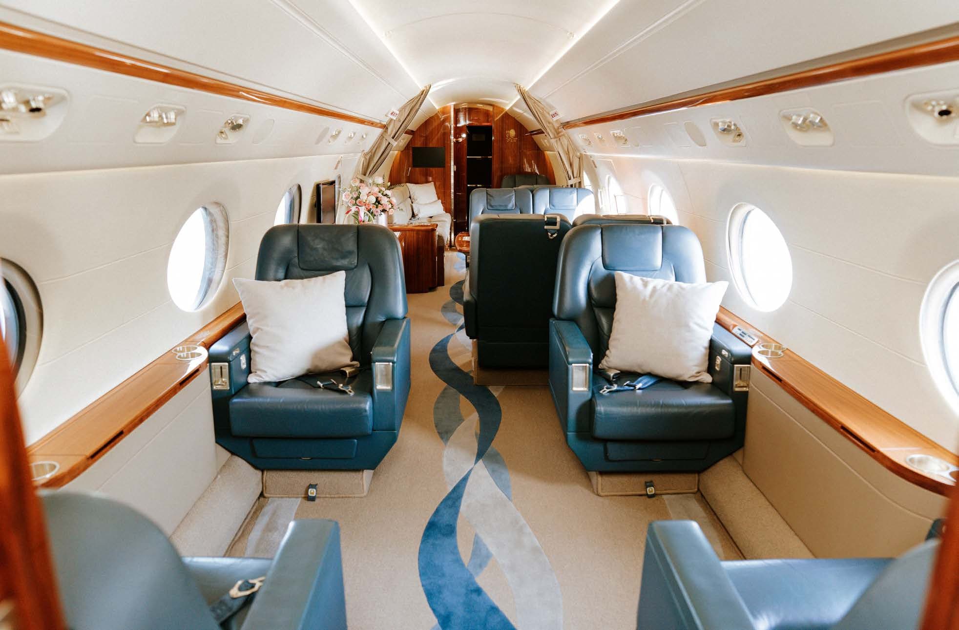 2015 Gulfstream G550 - Photo 2