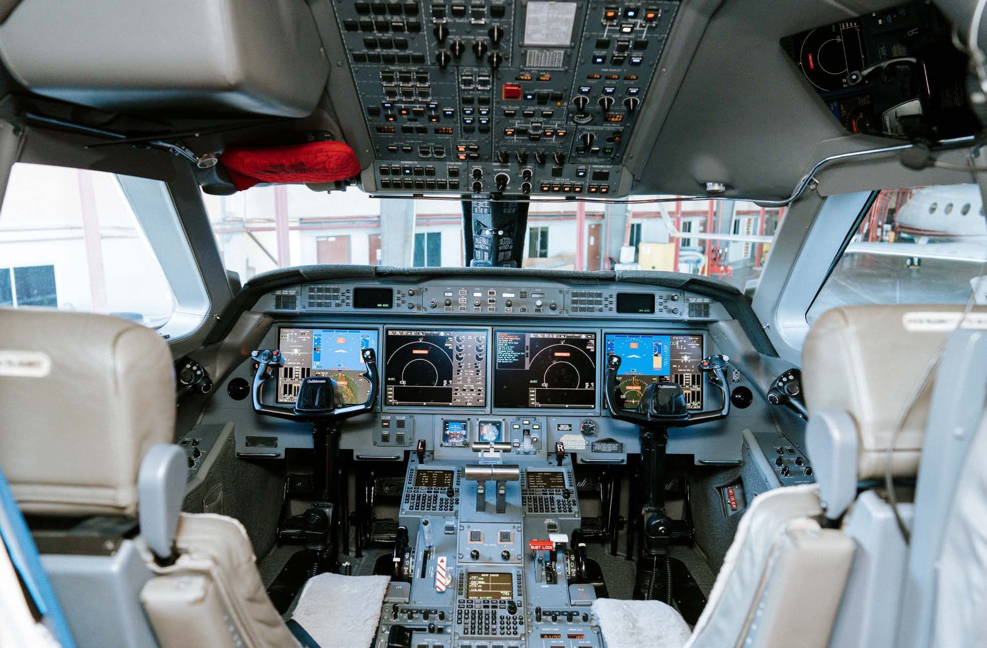 2015 Gulfstream G550 - Photo 16