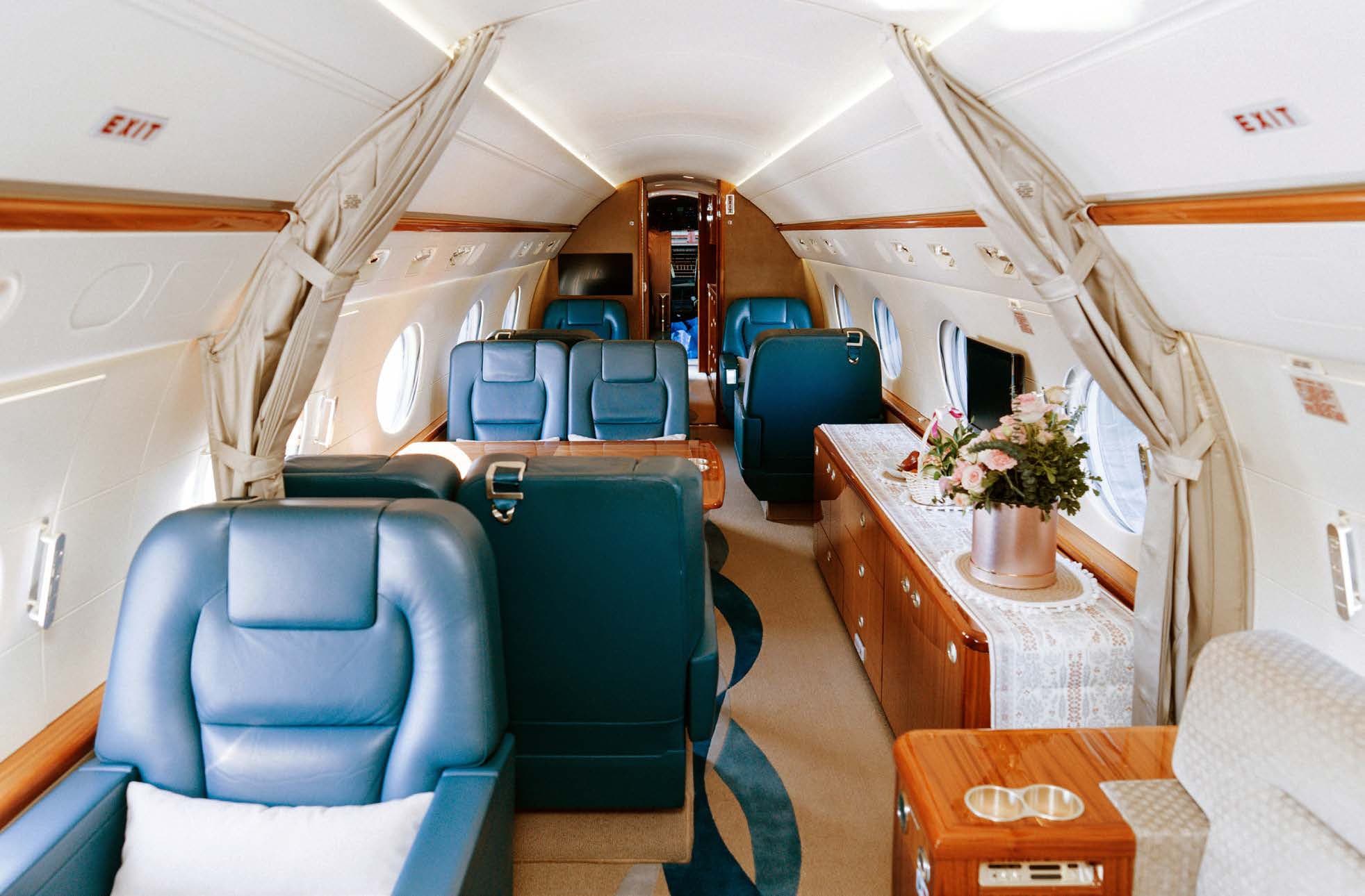2015 Gulfstream G550 - Photo 3