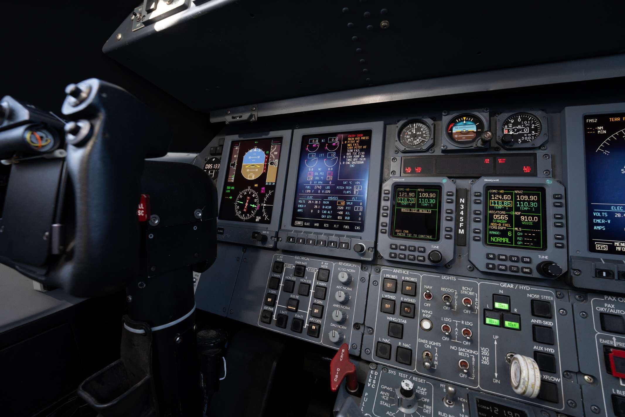 2001 Bombardier Learjet 45 - Photo 11