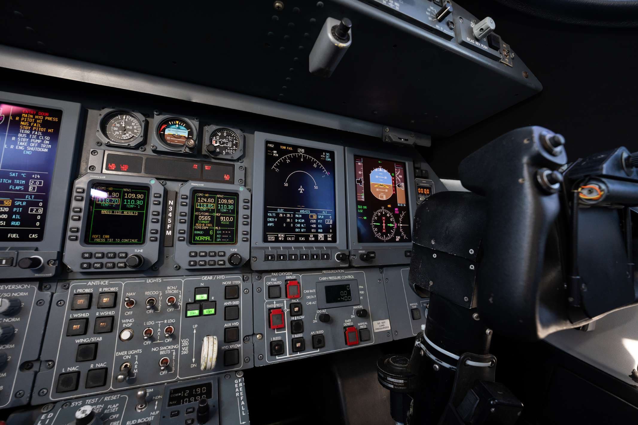 2001 Bombardier Learjet 45 - Photo 12