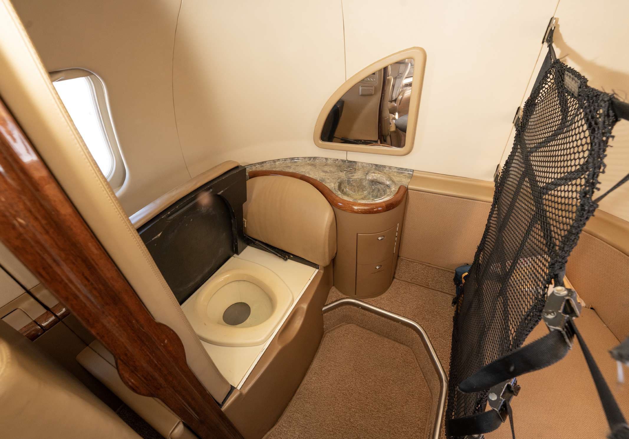2001 Bombardier Learjet 45 - Photo 26