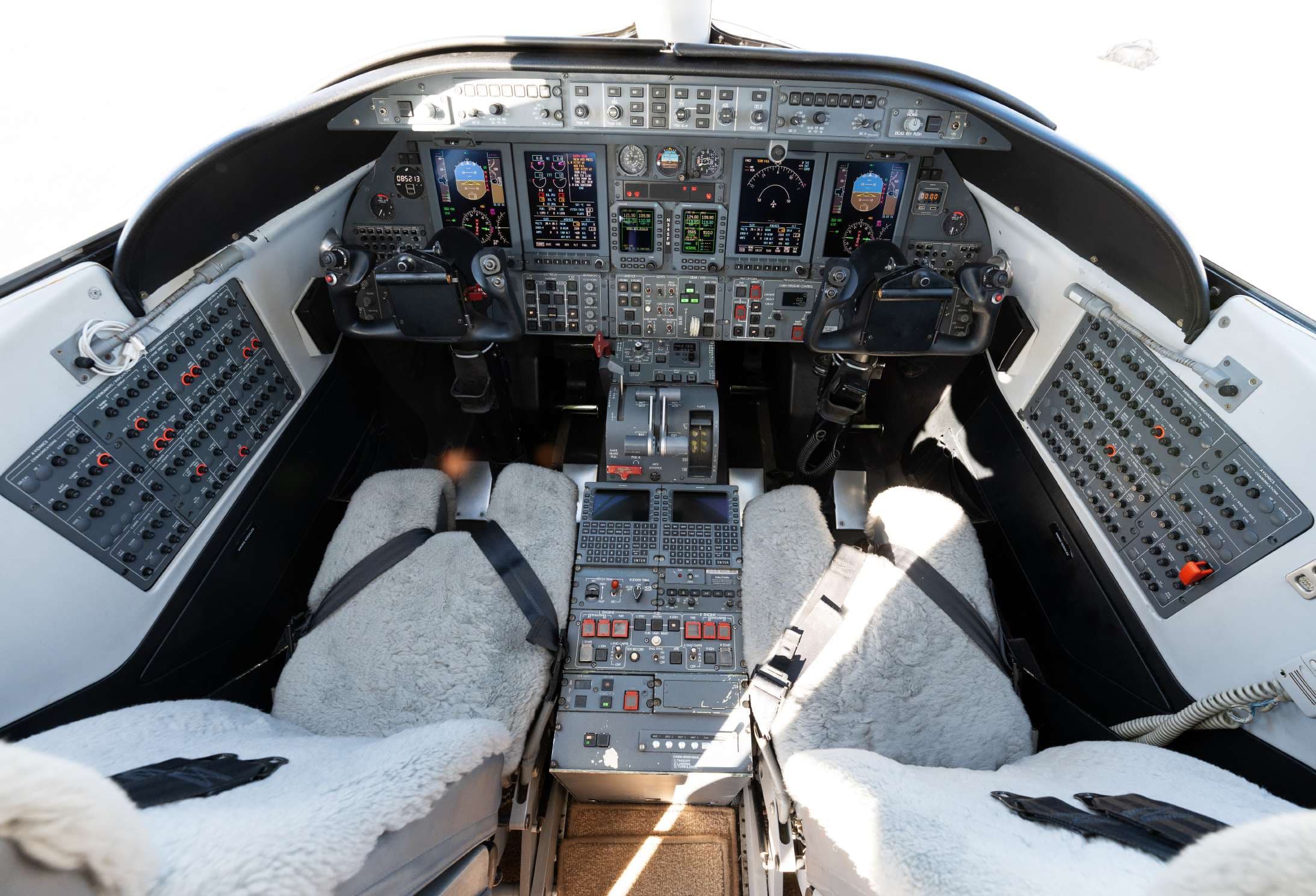 2001 Bombardier Learjet 45 - Photo 10