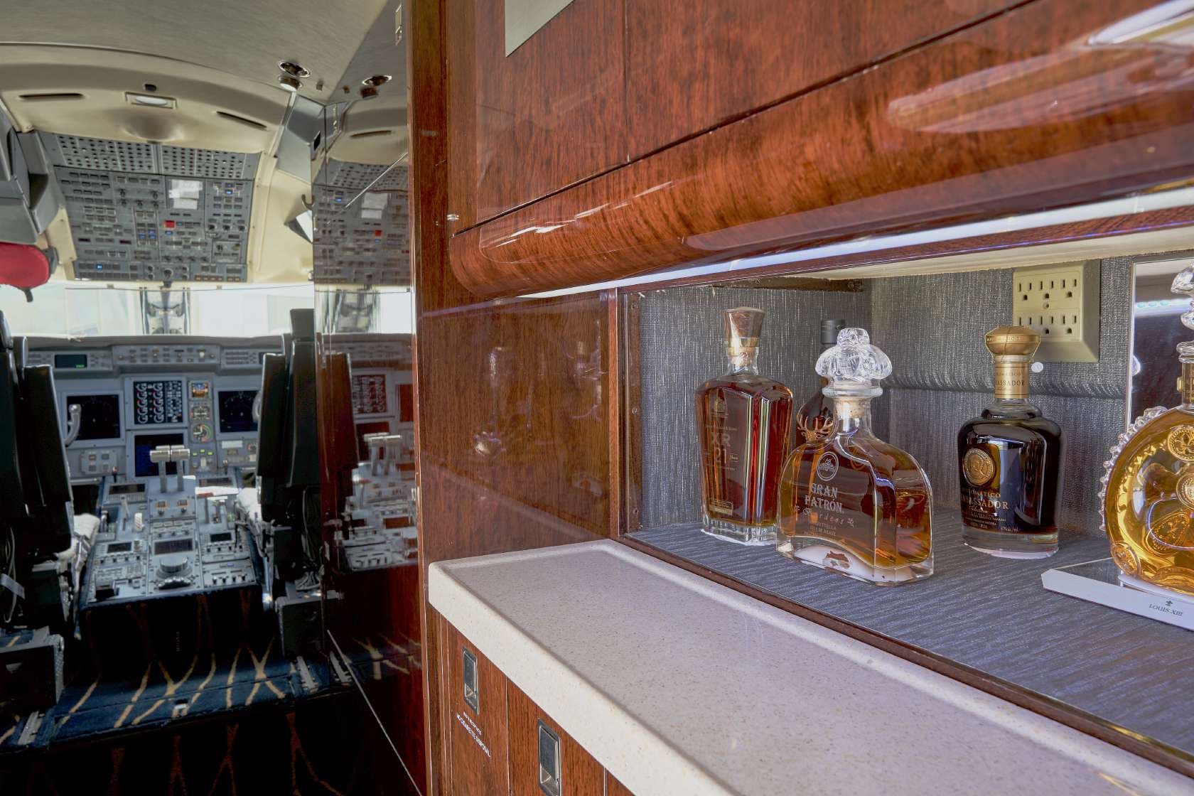1997 Gulfstream GV - Photo 15