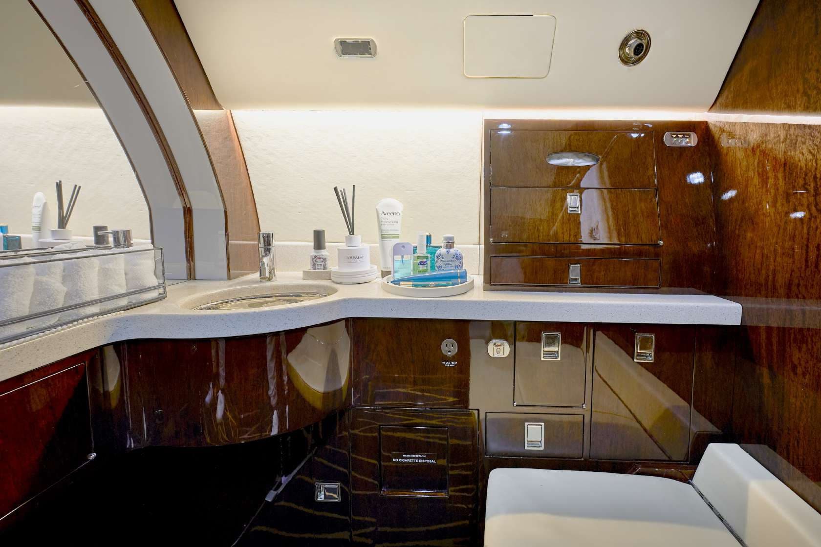 1997 Gulfstream GV - Photo 30